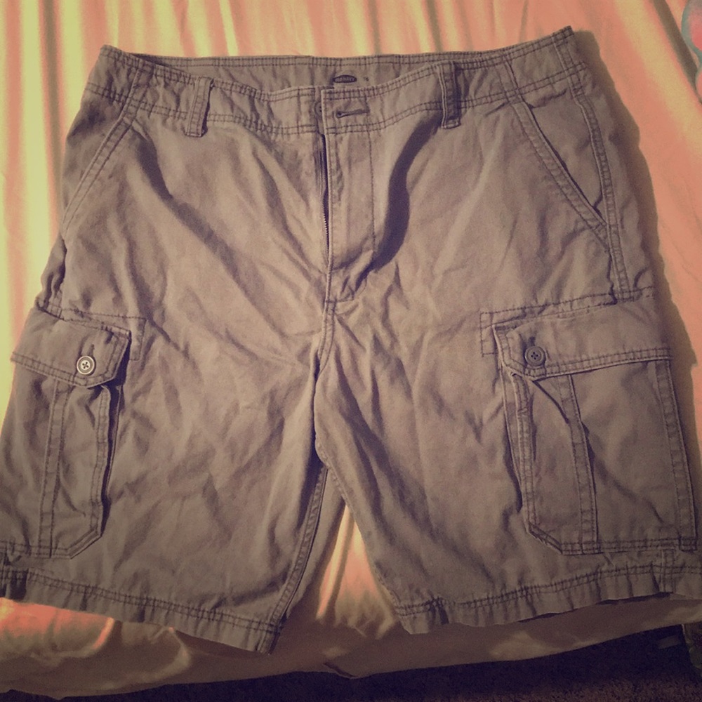 Men’s old navy shorts light gray SZ. 36